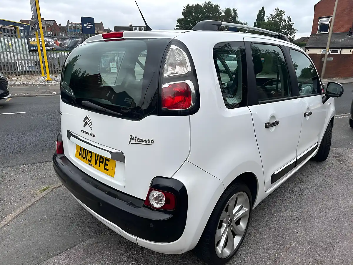 Used 2013 Citroen C3 Picasso Selection White - Interior and Exterior details 3