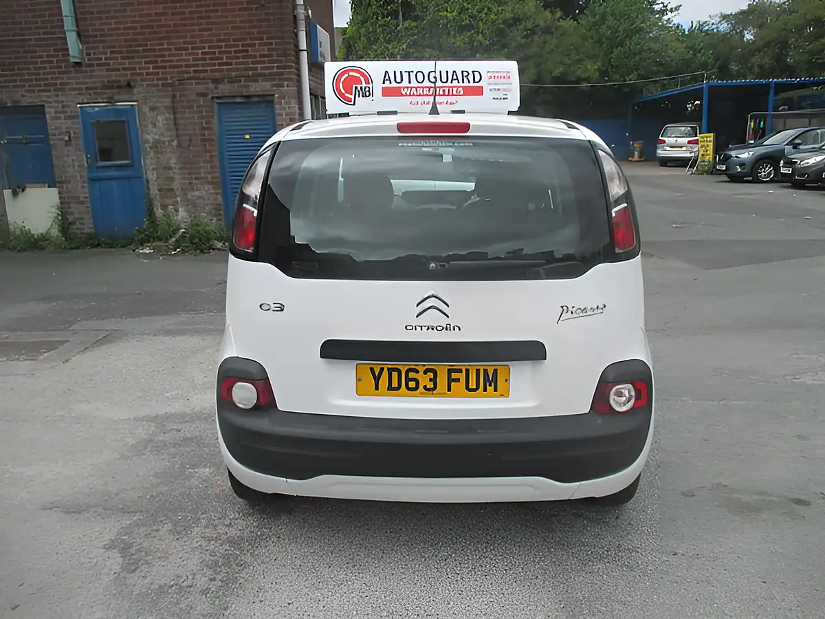 Used 2013 Citroen C3 Picasso Vt White - Interior and Exterior details 4