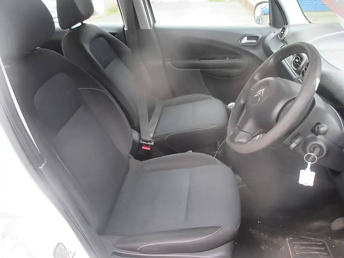 Used 2013 Citroen C3 Picasso Vt White - Interior and Exterior details 7