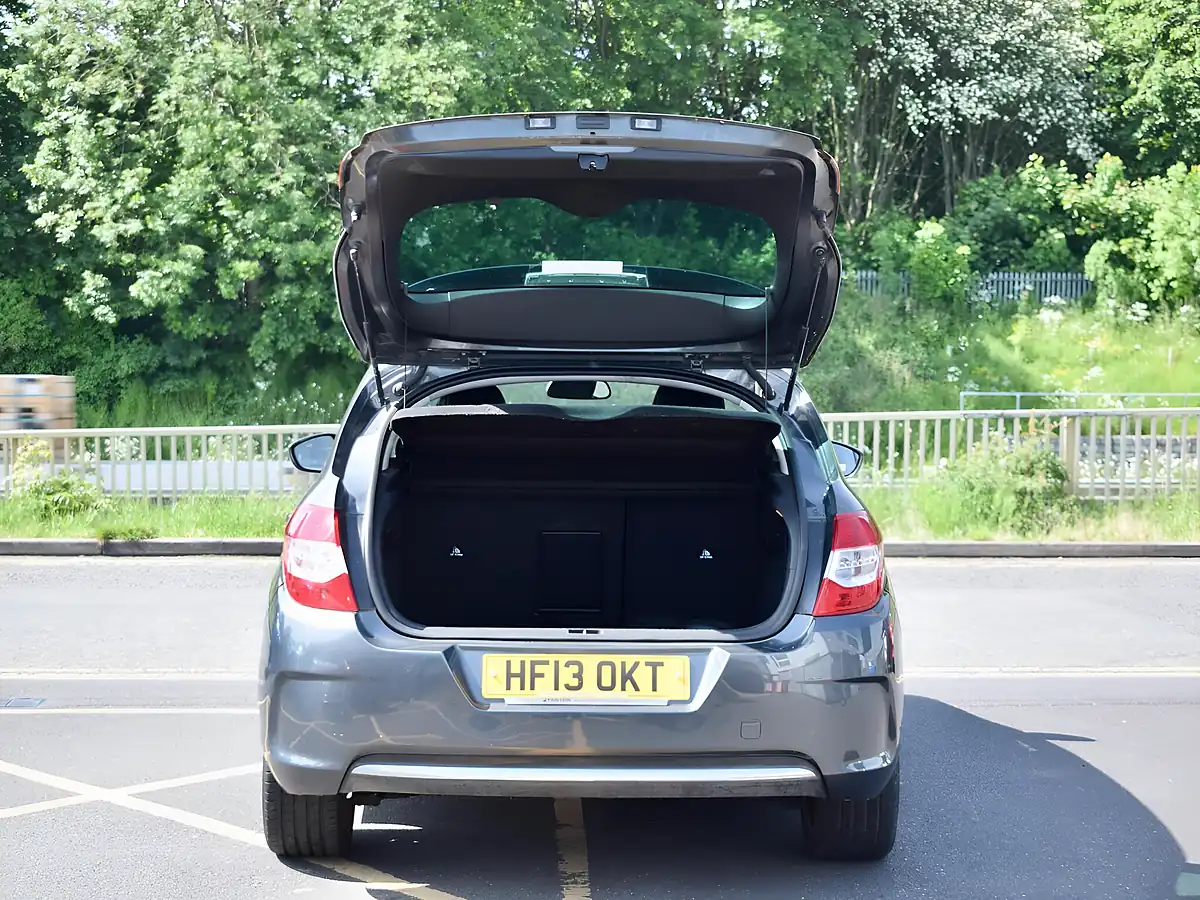 Used 2013 Citroen C4 Airdream Exclusive Grey - Interior and Exterior details 7