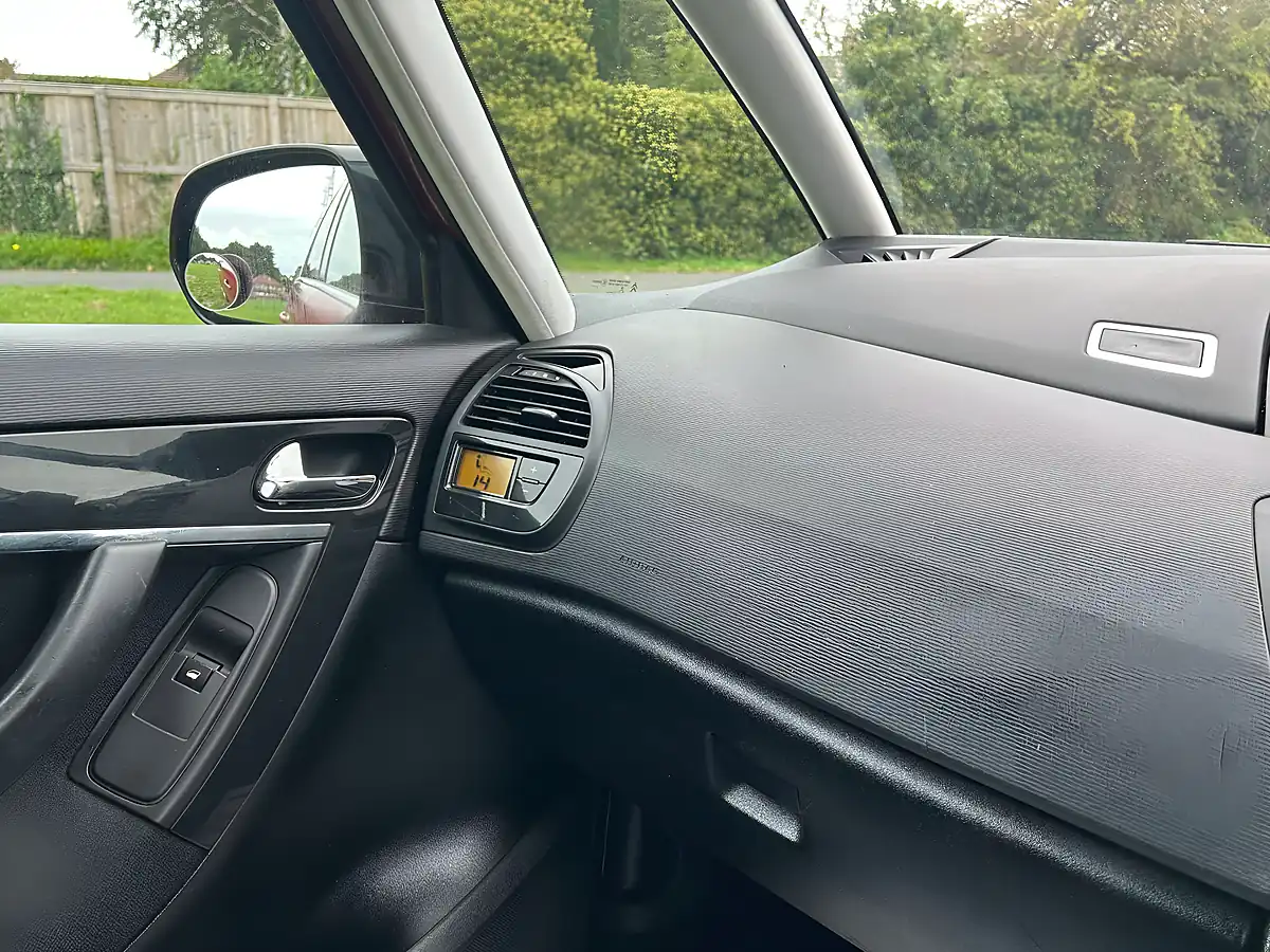 Used 2013 Citroen C4 Grand Picasso Platinum Red - Interior and Exterior details 18