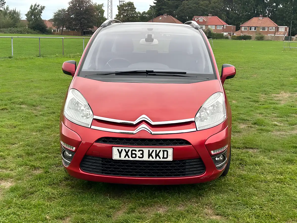 Used 2013 Citroen C4 Grand Picasso Platinum Red - Interior and Exterior details 2