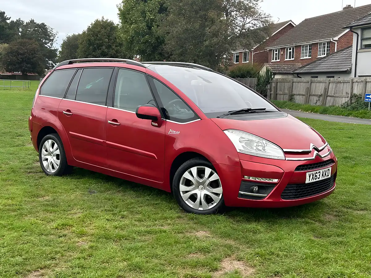 Used 2013 Citroen C4 Grand Picasso Platinum Red - Interior and Exterior details 3