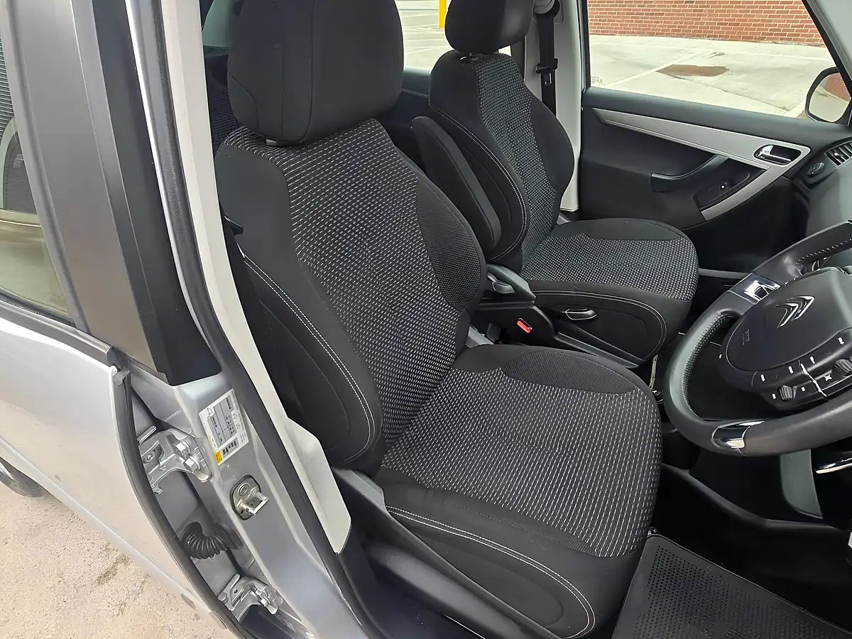 Used 2013 Citroen C4 Picasso Airdream Edition Silver - Interior and Exterior details 13