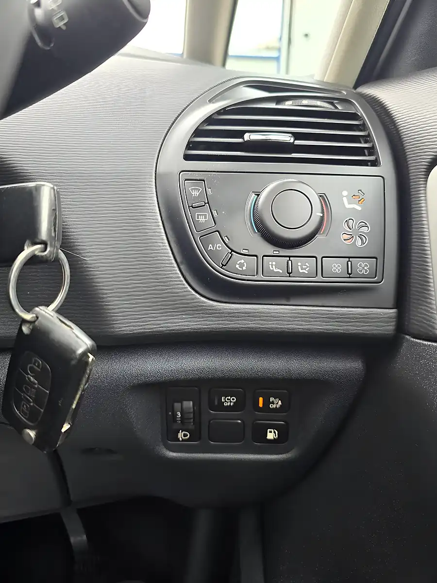 Used 2013 Citroen C4 Picasso Airdream Edition Silver - Interior and Exterior details 15