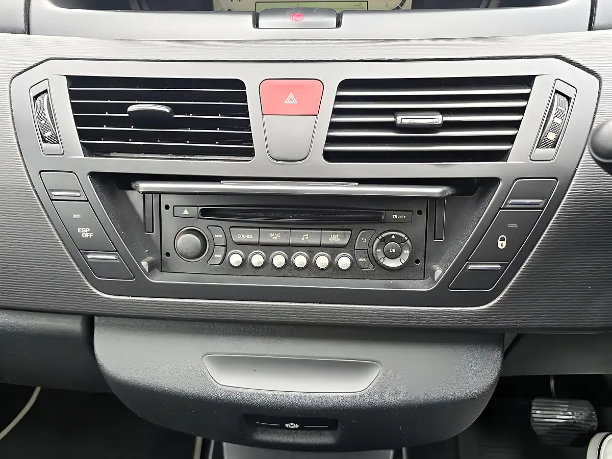 Used 2013 Citroen C4 Picasso Airdream Edition Silver - Interior and Exterior details 16