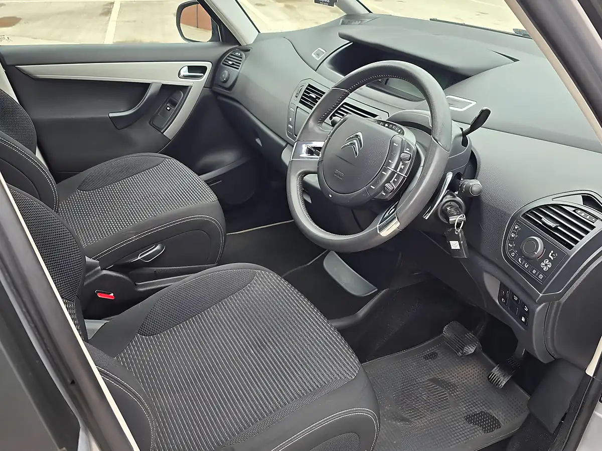 Used 2013 Citroen C4 Picasso Airdream Edition Silver - Interior and Exterior details 2