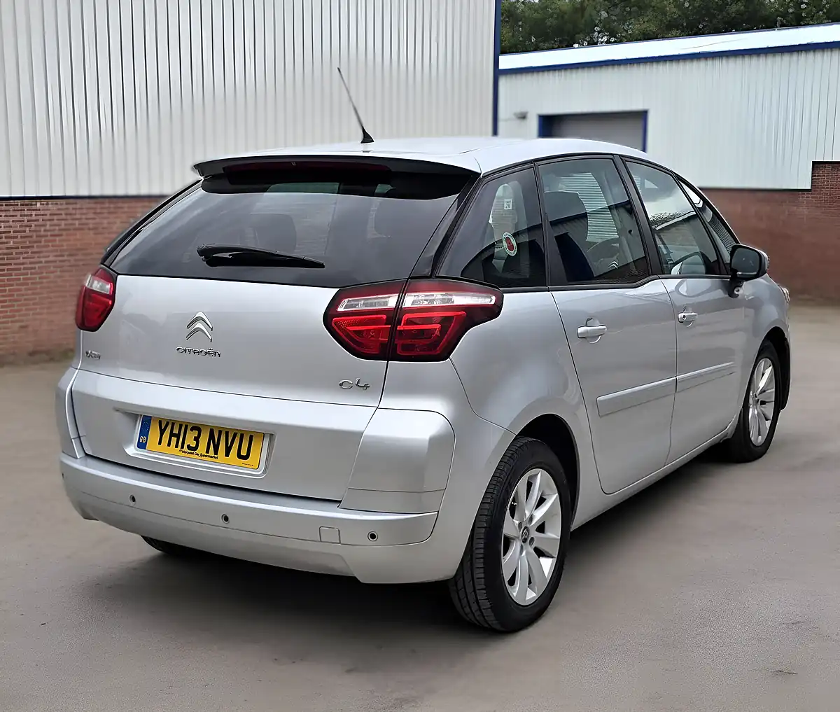 Used 2013 Citroen C4 Picasso Airdream Edition Silver - Interior and Exterior details 9