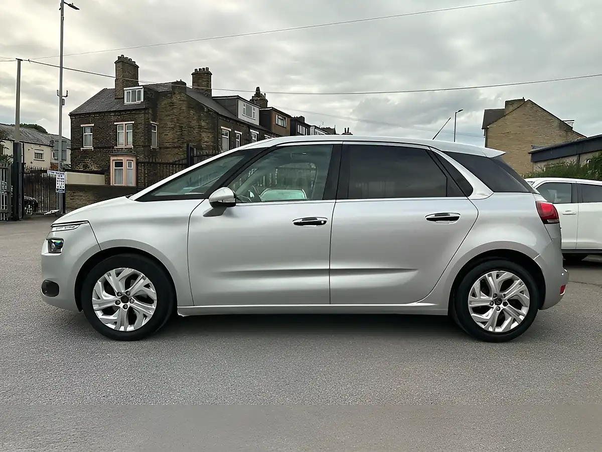 Used 2013 Citroen C4 Picasso Airdream Exclusive Silver - Interior and Exterior details 12