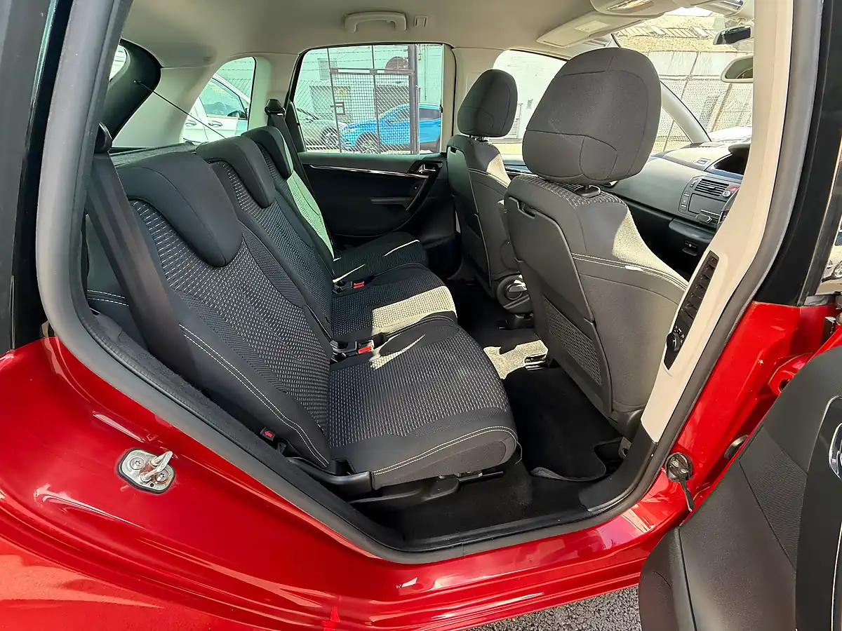Used 2013 Citroen C4 Picasso Airdream Platinum Red - Interior and Exterior details 10