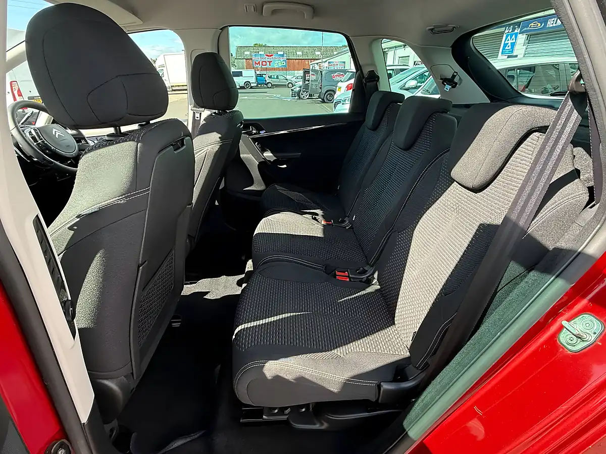 Used 2013 Citroen C4 Picasso Airdream Platinum Red - Interior and Exterior details 12
