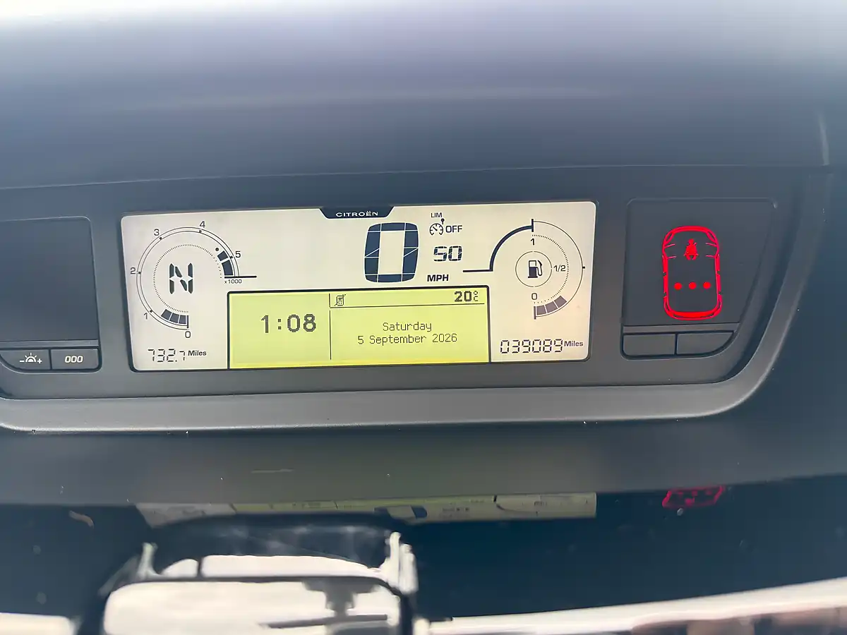 Used 2013 Citroen C4 Picasso Airdream Platinum Red - Interior and Exterior details 14
