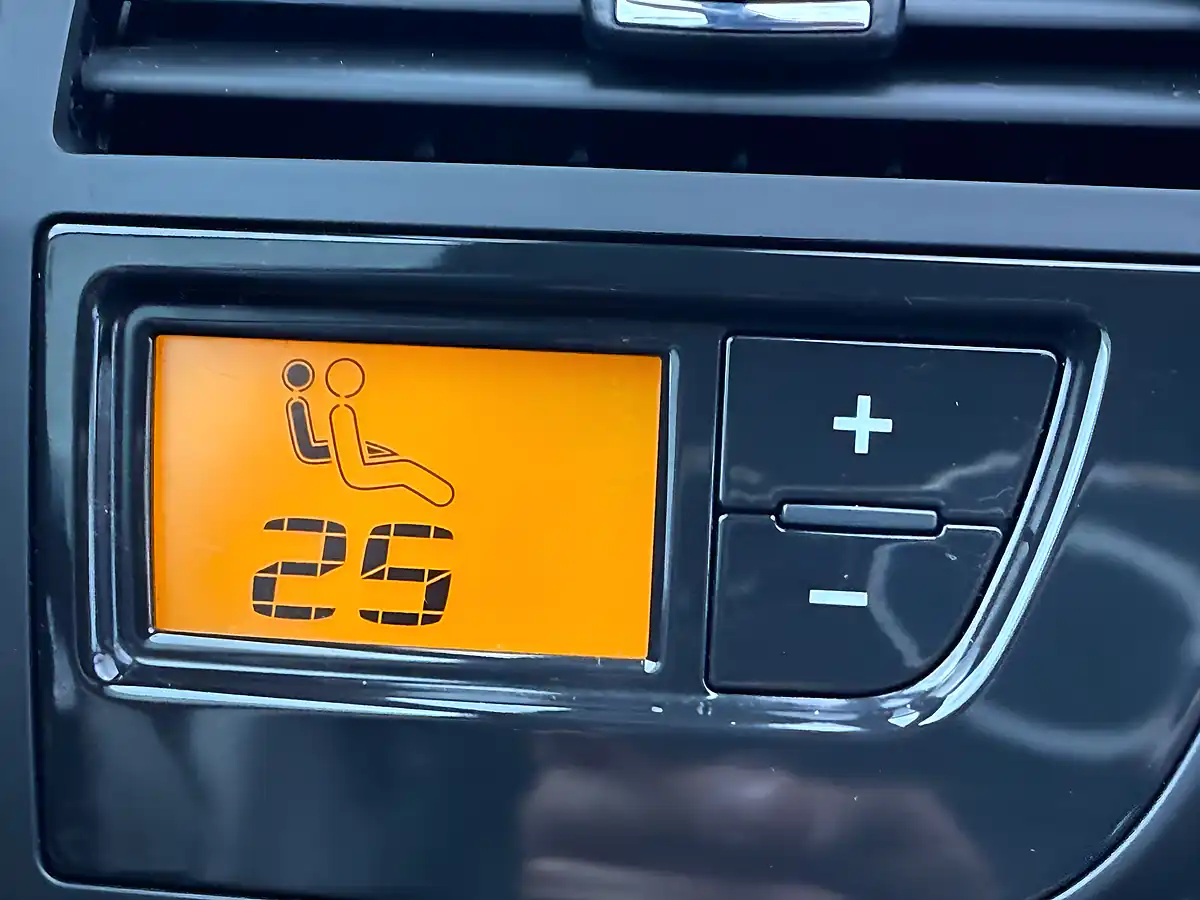 Used 2013 Citroen C4 Picasso Airdream Platinum Red - Interior and Exterior details 18