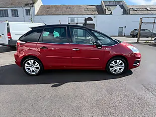 Used 2013 Citroen C4 Picasso Airdream Platinum Red - Interior and Exterior details 4