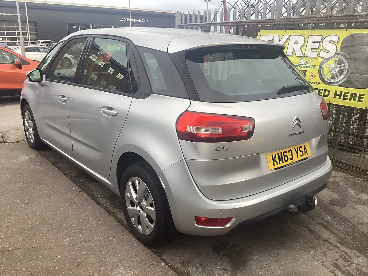 Used 2013 Citroen C4 Picasso Airdream Vtr Plus Silver - Interior and Exterior details 7
