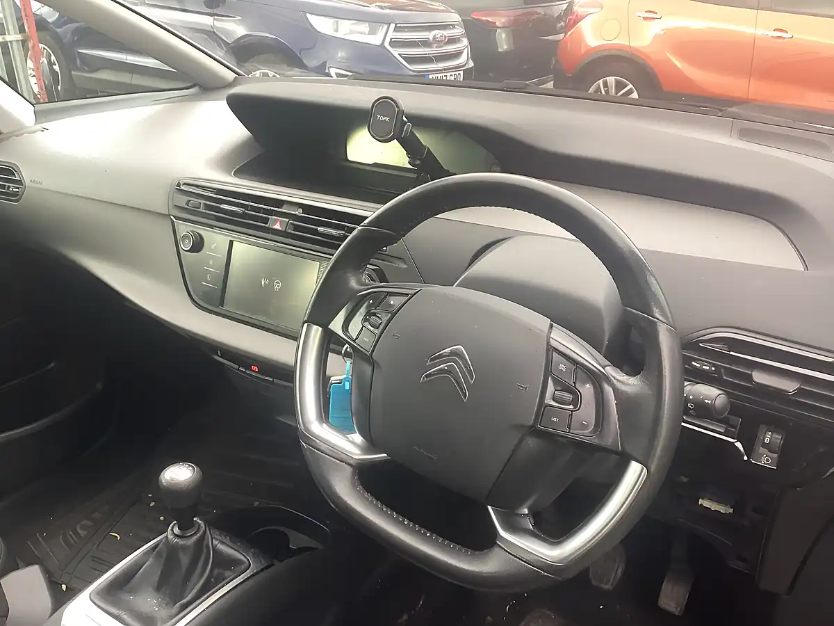 Used 2013 Citroen C4 Picasso Airdream Vtr Plus Silver - Interior and Exterior details 9