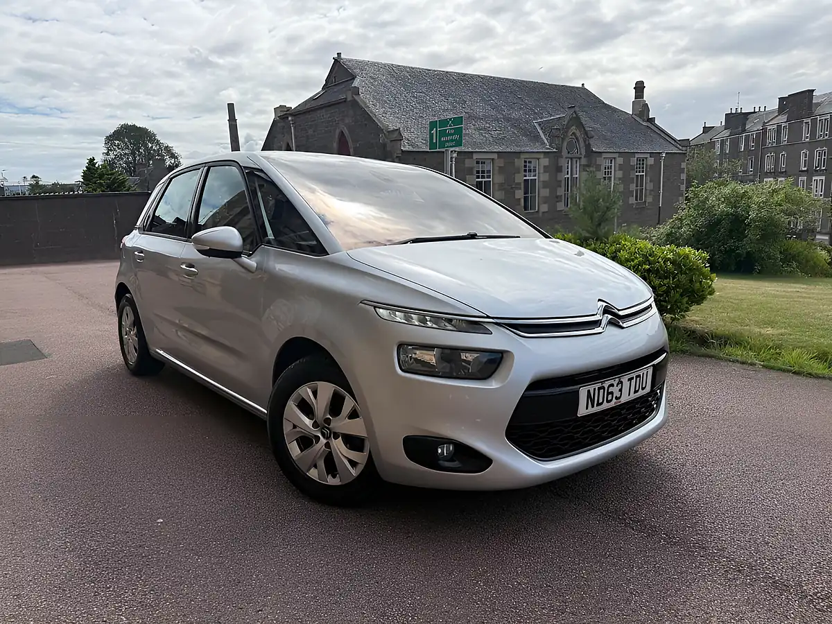 Used 2013 Citroen C4 Picasso Vtr+ Silver - Front View