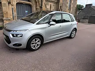 Used 2013 Citroen C4 Picasso Vtr+ Silver - Interior and Exterior details 4