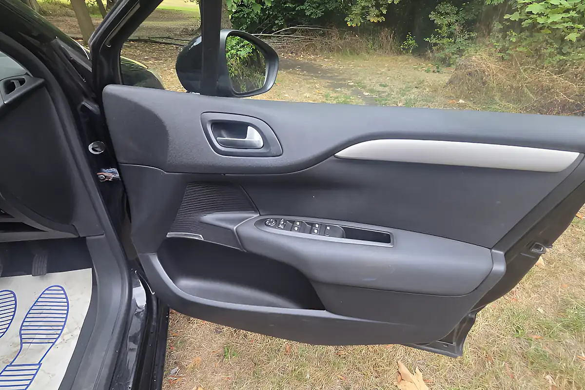 Used 2013 Citroen C4 Vtr+ Black - Interior and Exterior details 17