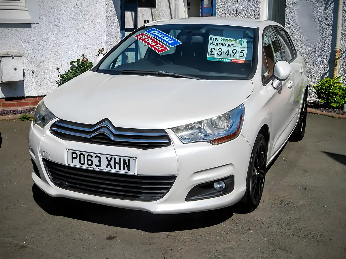 Used 2013 Citroen C4 Vtr+ White - Front View