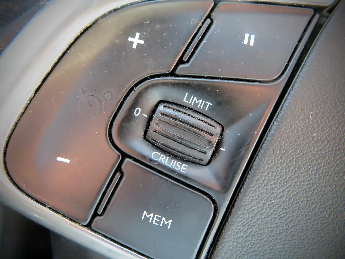 Used 2013 Citroen C4 Vtr+ White - Interior and Exterior details 14