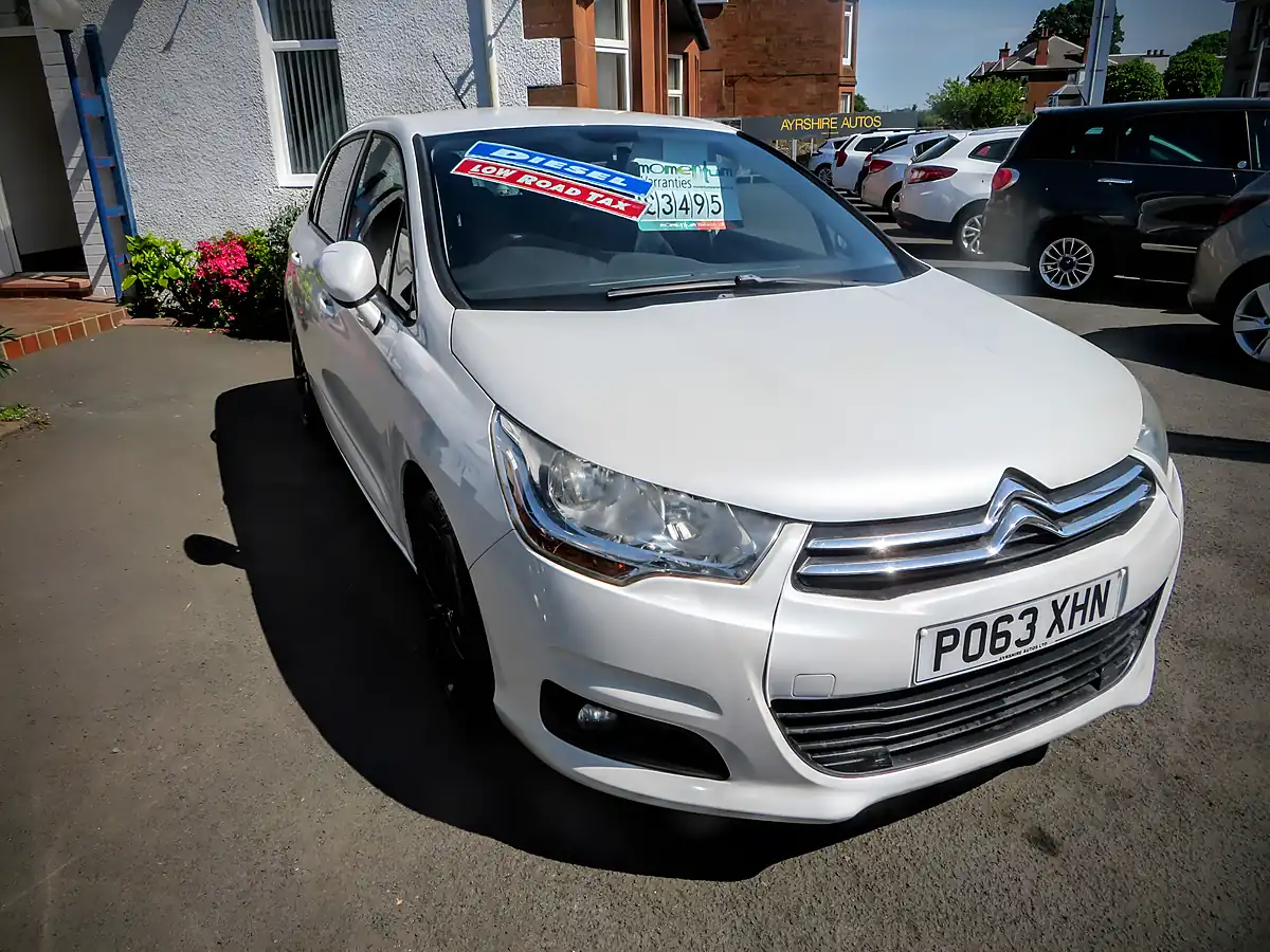 Used 2013 Citroen C4 Vtr+ White - Interior and Exterior details 8
