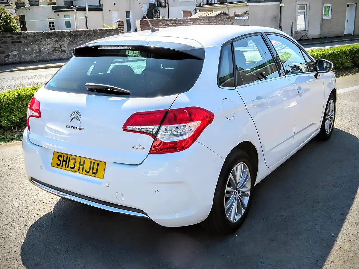 Used 2013 Citroen C4 Vtr+ White - Interior and Exterior details 8