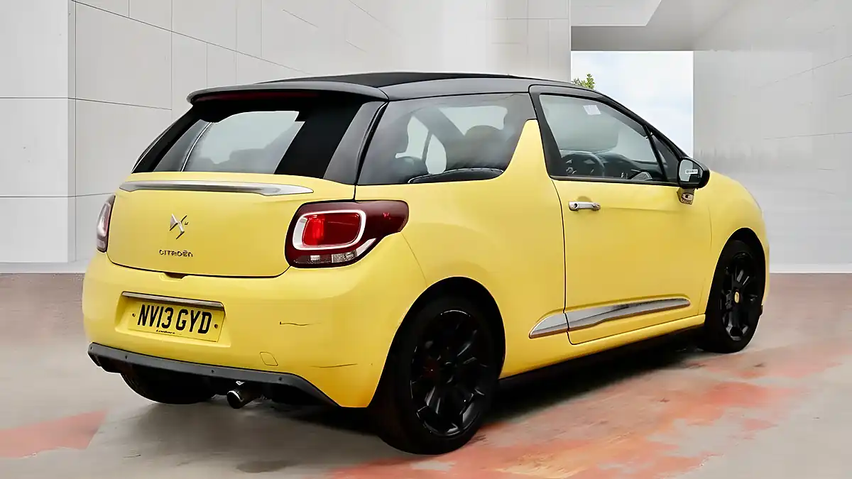 Used 2013 Citroen DS3 Cabrio Dstyle Plus Yellow - Interior and Exterior details 7