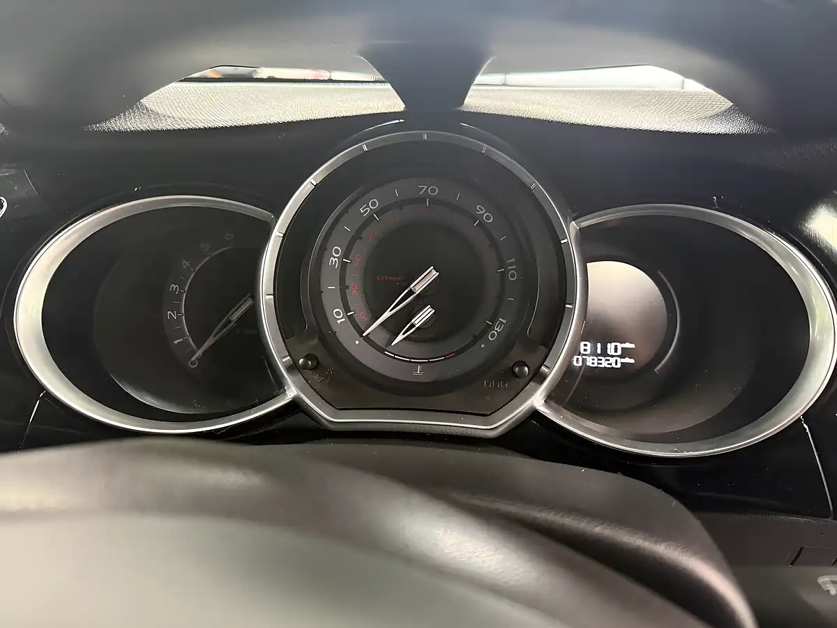 Used 2013 Citroen DS3 Dstyle Black - Interior and Exterior details 15