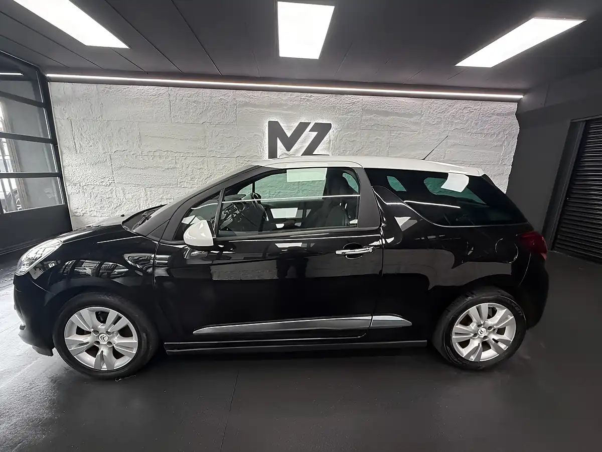 Used 2013 Citroen DS3 Dstyle Black - Interior and Exterior details 17