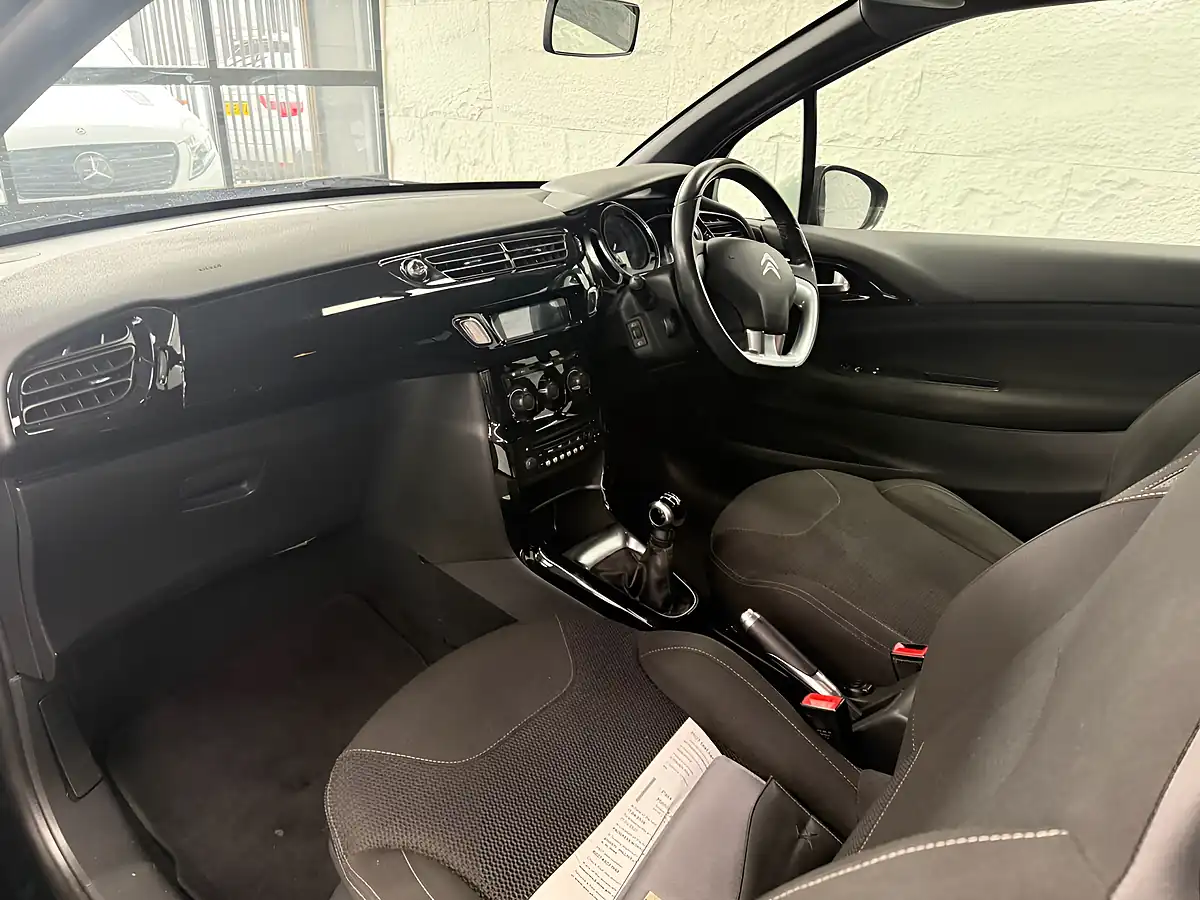 Used 2013 Citroen DS3 Dstyle Black - Interior and Exterior details 2