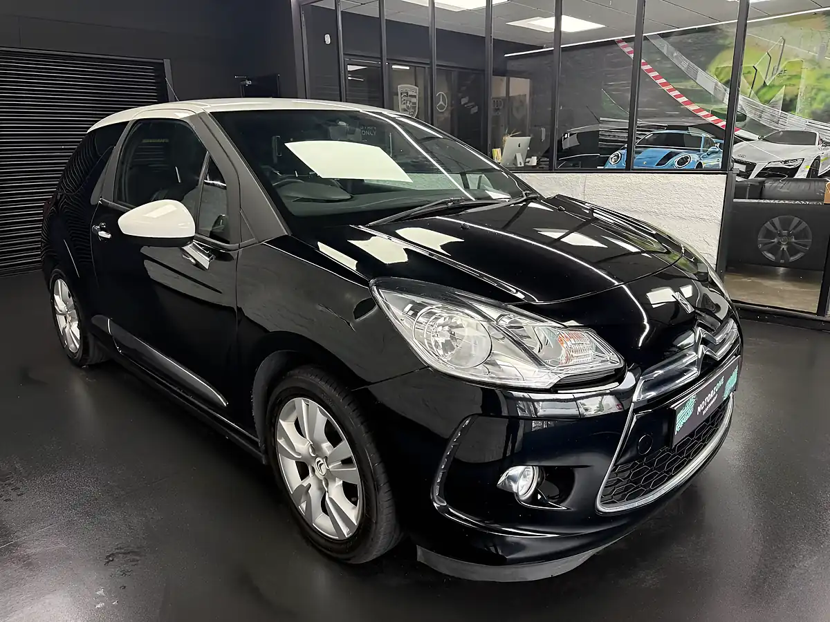 Used 2013 Citroen DS3 Dstyle Black - Interior and Exterior details 3