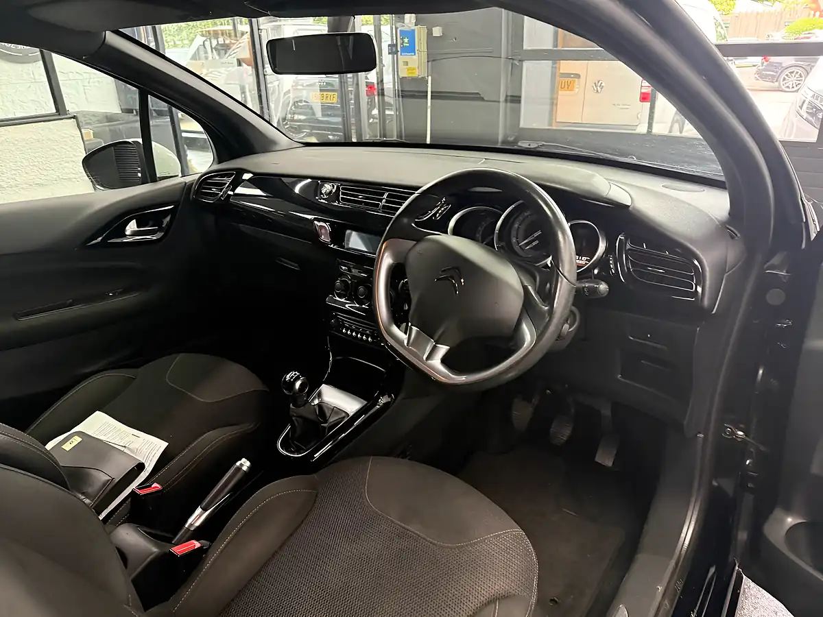 Used 2013 Citroen DS3 Dstyle Black - Interior and Exterior details 8