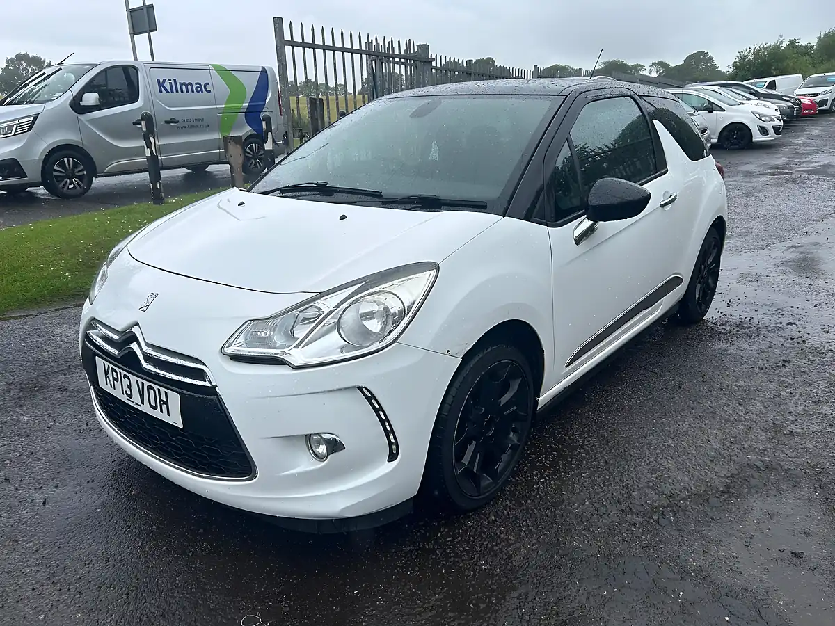 Used 2013 Citroen DS3 Dstyle Plus White - Interior and Exterior details 3