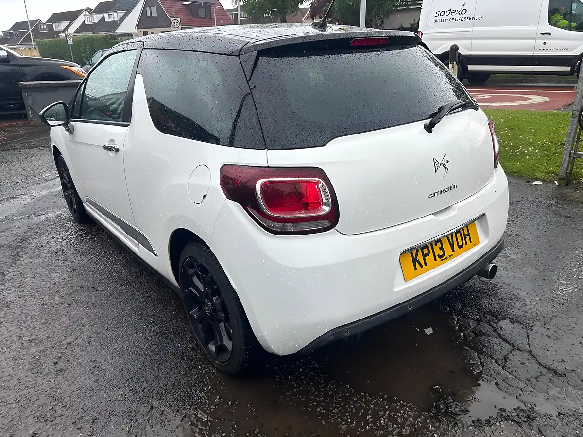 Used 2013 Citroen DS3 Dstyle Plus White - Interior and Exterior details 5