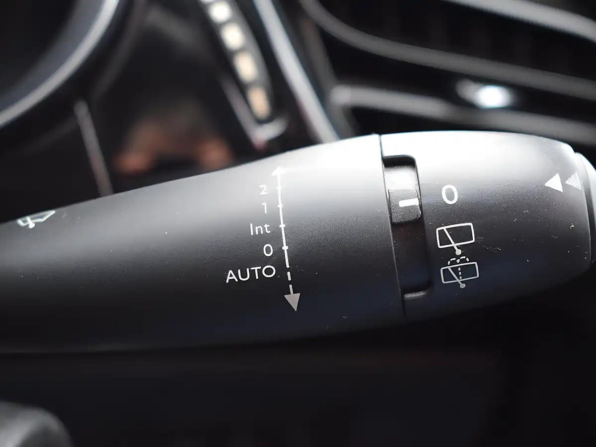 Used 2013 Citroen DS3 Dstyle Plus White - Interior and Exterior details 12