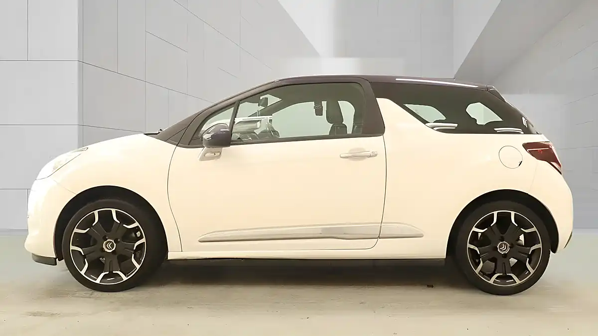 Used 2013 Citroen DS3 Dstyle Plus White - Interior and Exterior details 4