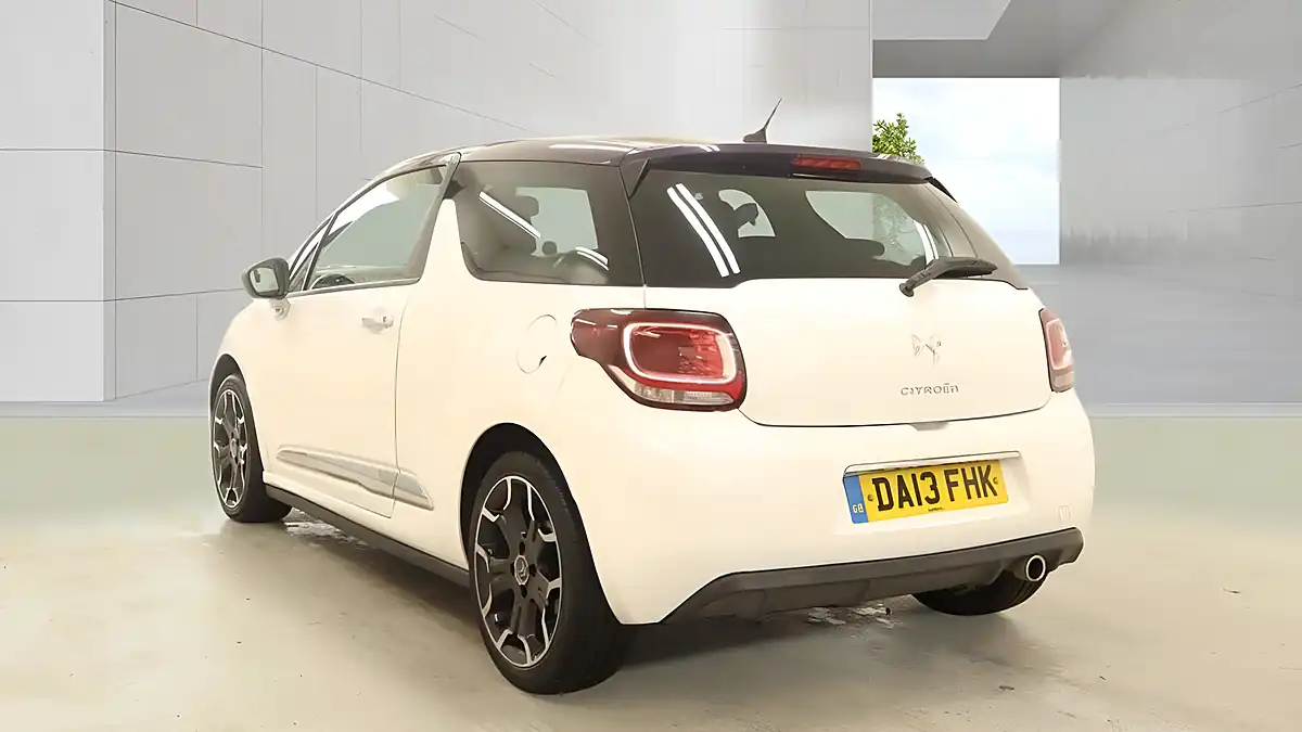 Used 2013 Citroen DS3 Dstyle Plus White - Interior and Exterior details 5