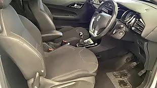 Used 2013 Citroen DS3 Dstyle Plus White - Interior and Exterior details 8