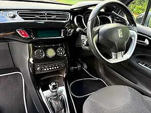 Used 2013 Citroen DS3 Dstyle Plus White - Interior and Exterior details 10