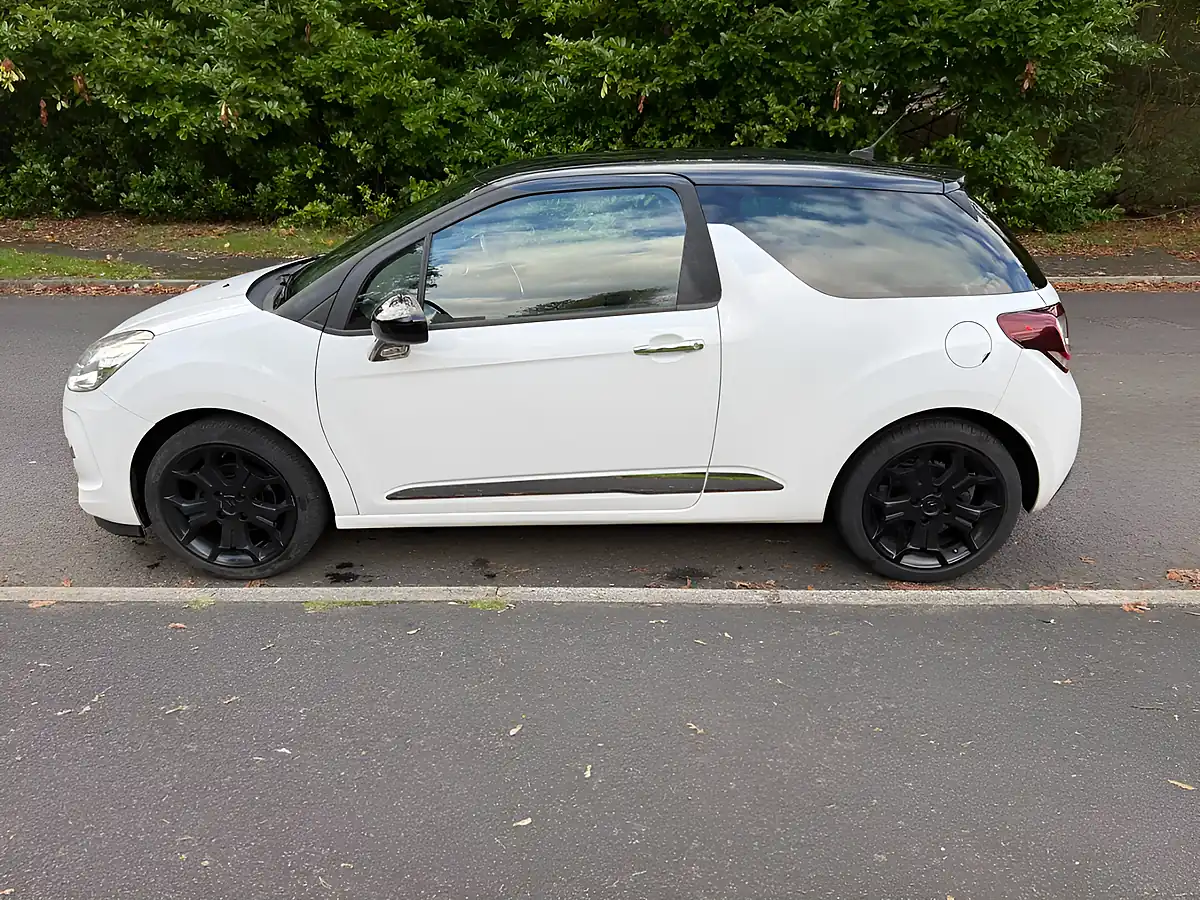 Used 2013 Citroen DS3 Dstyle Plus White - Interior and Exterior details 6