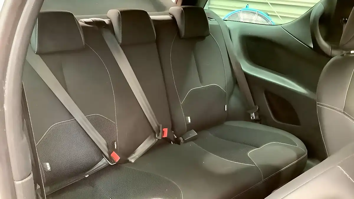 Used 2013 Citroen DS3 Dstyle Plus White - Interior and Exterior details 11