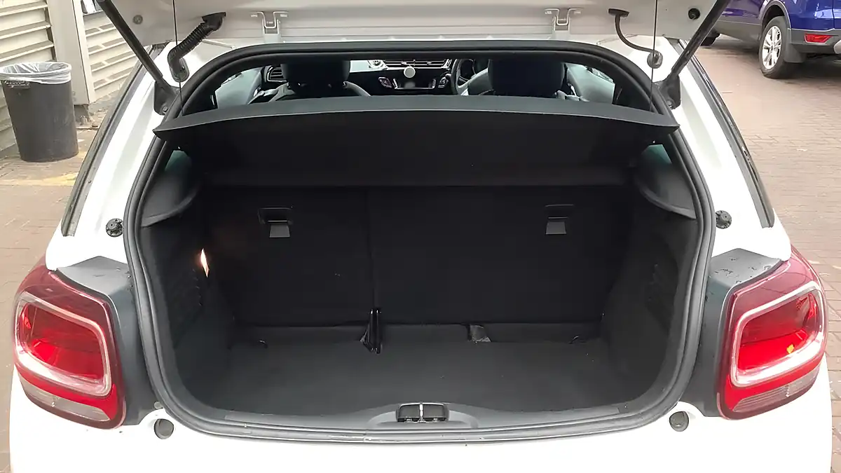 Used 2013 Citroen DS3 Dstyle Plus White - Interior and Exterior details 6