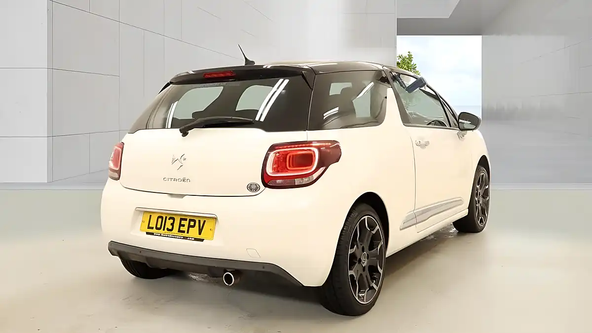 Used 2013 Citroen DS3 Dstyle Plus White - Interior and Exterior details 7