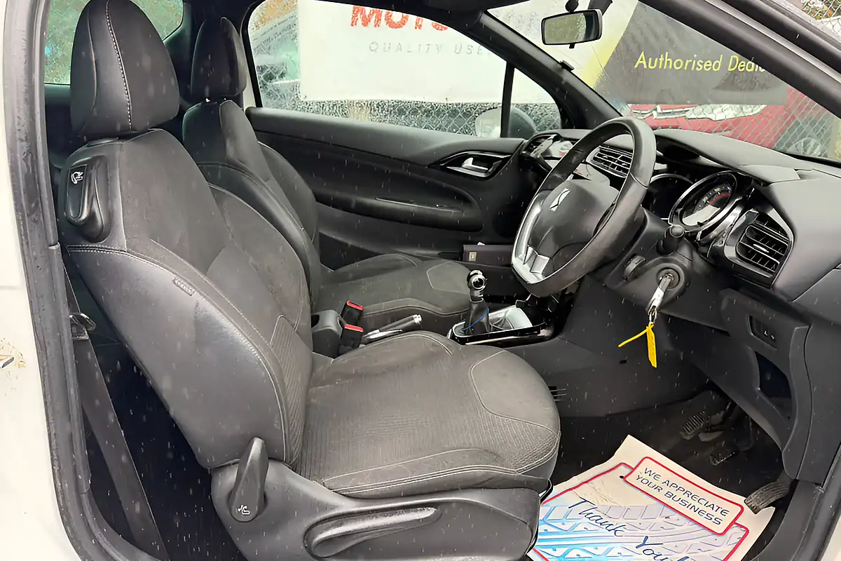 Used 2013 Citroen DS3 Dstyle White - Interior and Exterior details 20