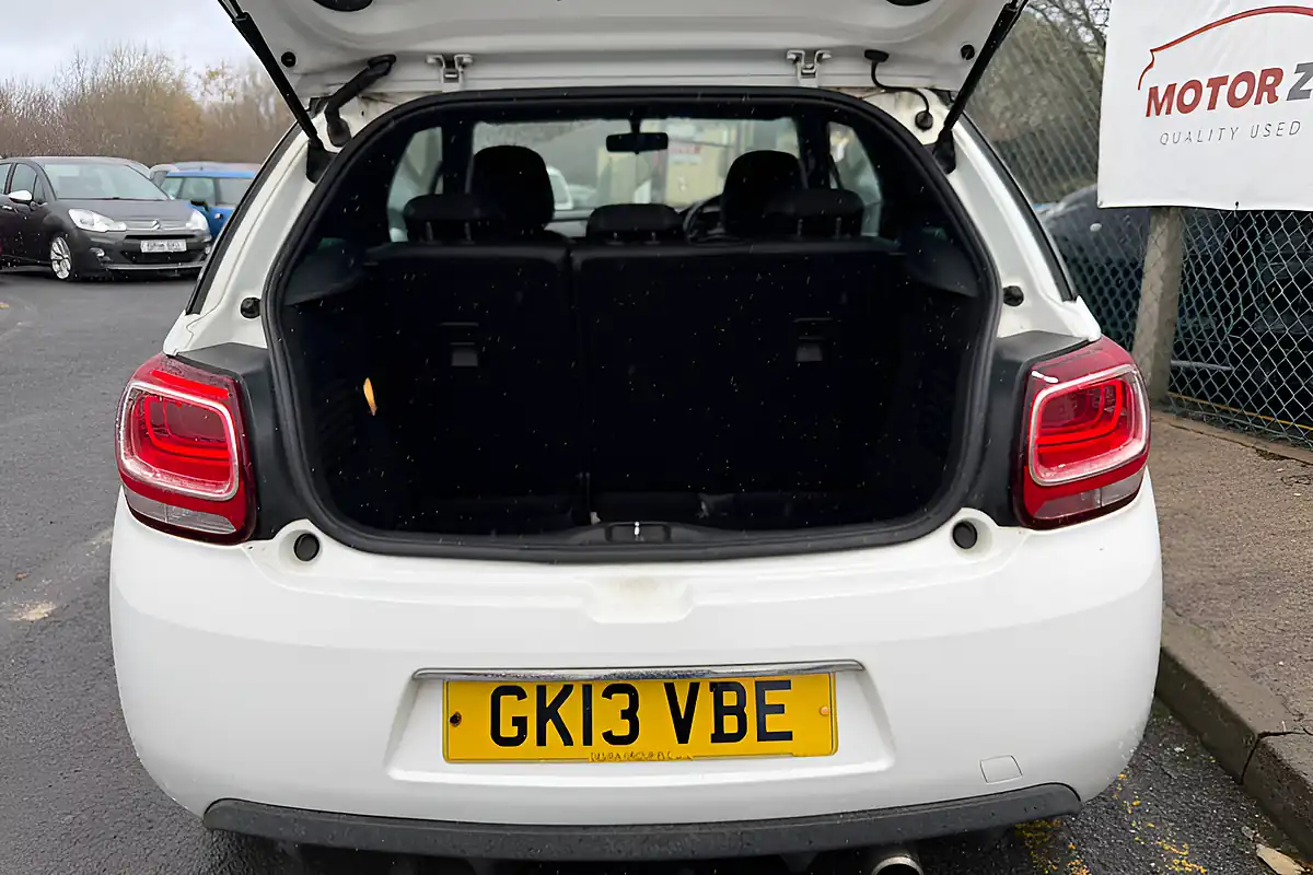 Used 2013 Citroen DS3 Dstyle White - Interior and Exterior details 9