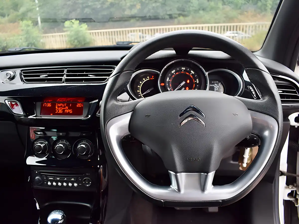 Used 2013 Citroen DS3 Dstyle White - Interior and Exterior details 10
