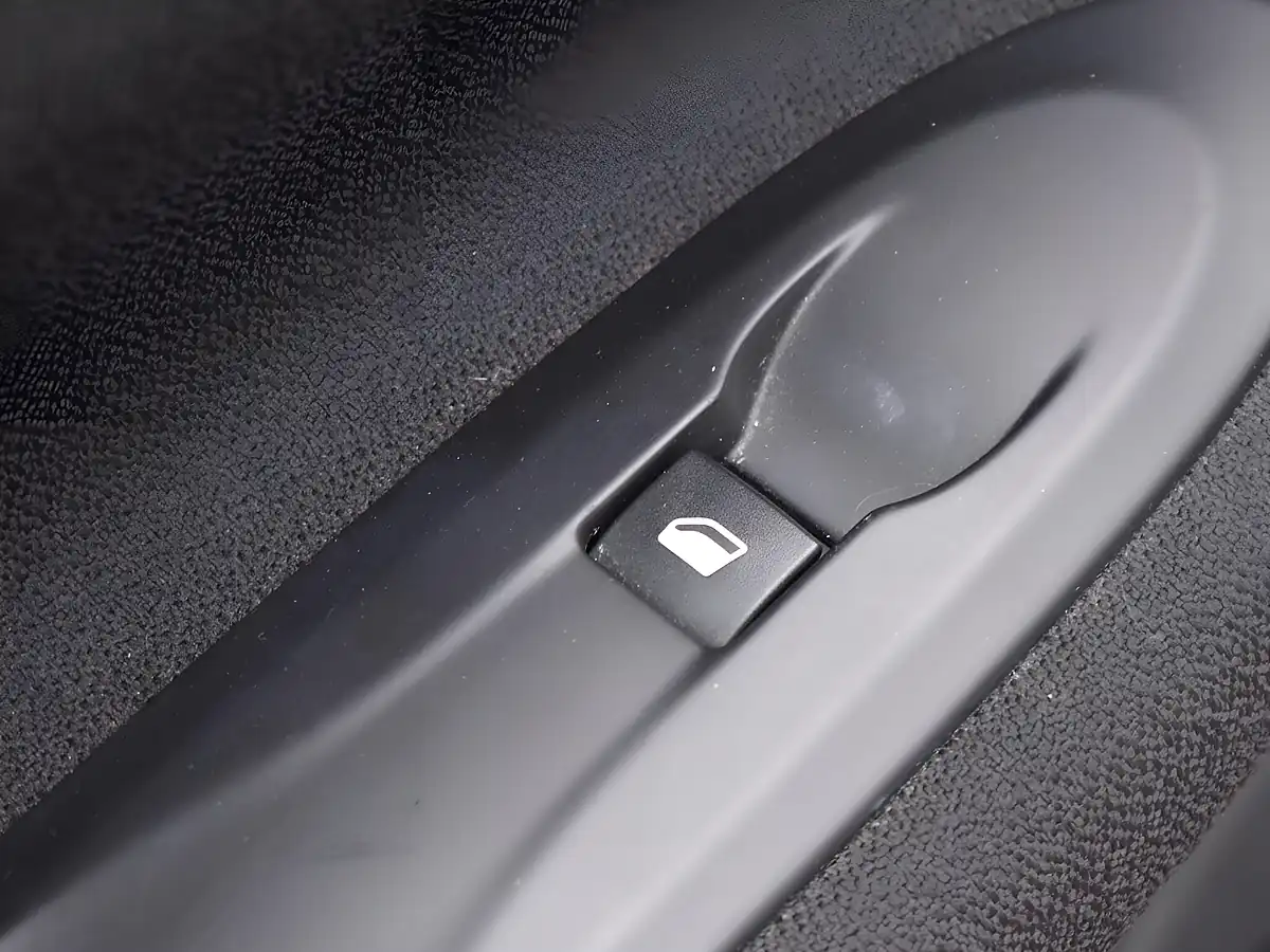 Used 2013 Citroen DS3 Dstyle White - Interior and Exterior details 12