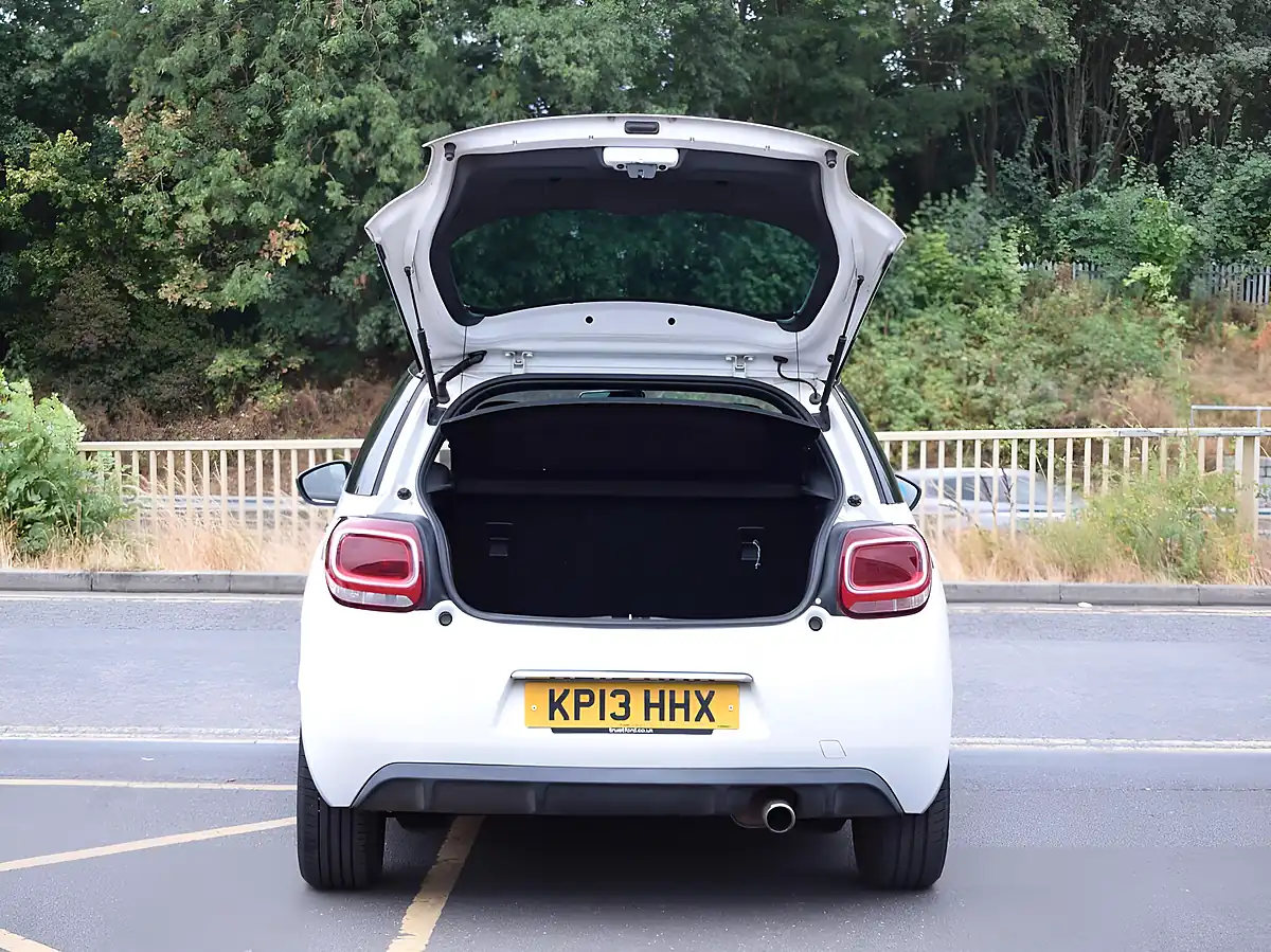 Used 2013 Citroen DS3 Dstyle White - Interior and Exterior details 7