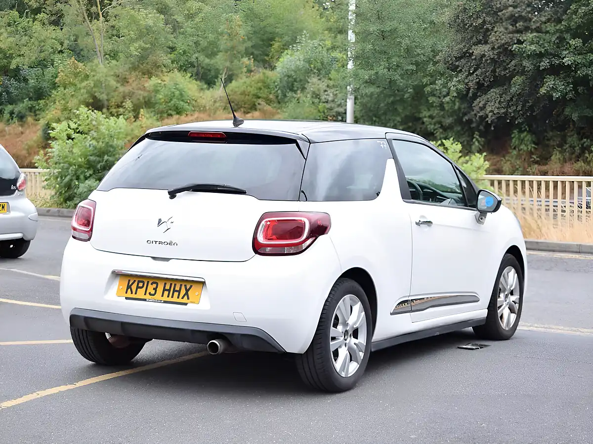 Used 2013 Citroen DS3 Dstyle White - Interior and Exterior details 9